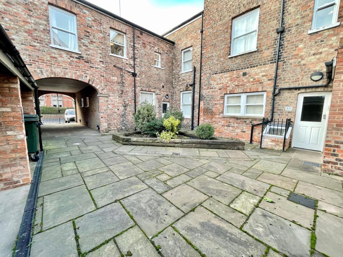 Clifford'S Reach At Bluebridge Court With Free Parking Apartment York Exterior foto