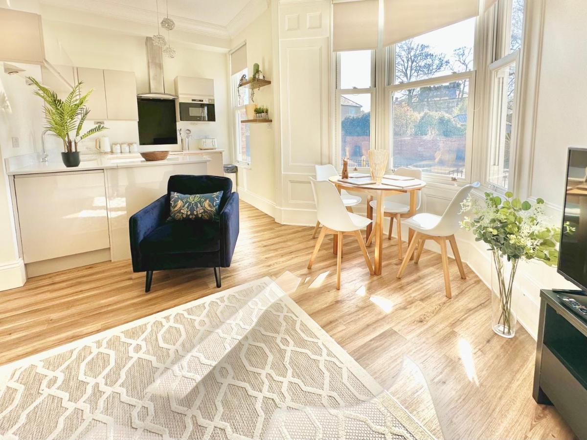 Clifford'S Reach At Bluebridge Court With Free Parking Apartment York Exterior foto